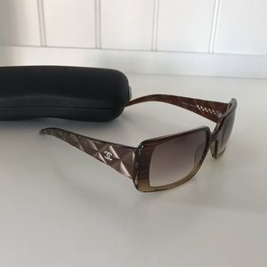 Chanel Sunglasses 🕶 (Vintage)